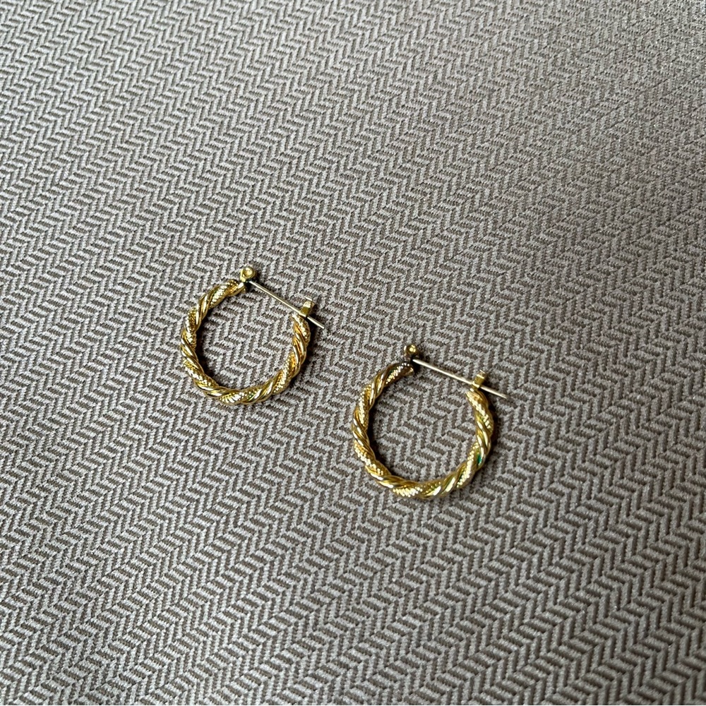 Gold twisted hoop earrings